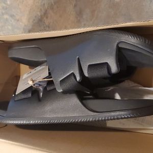 Womens Chillos Slides Size 9 Black